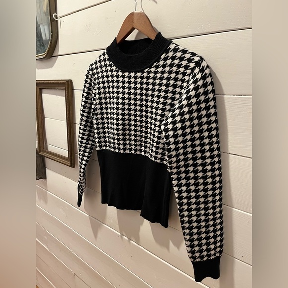 Lili Sidonio by Molly Bracken houndstooth sweater size XS - Picture 6 of 7
